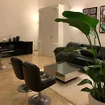 Апартаменты Downtown Luxury *